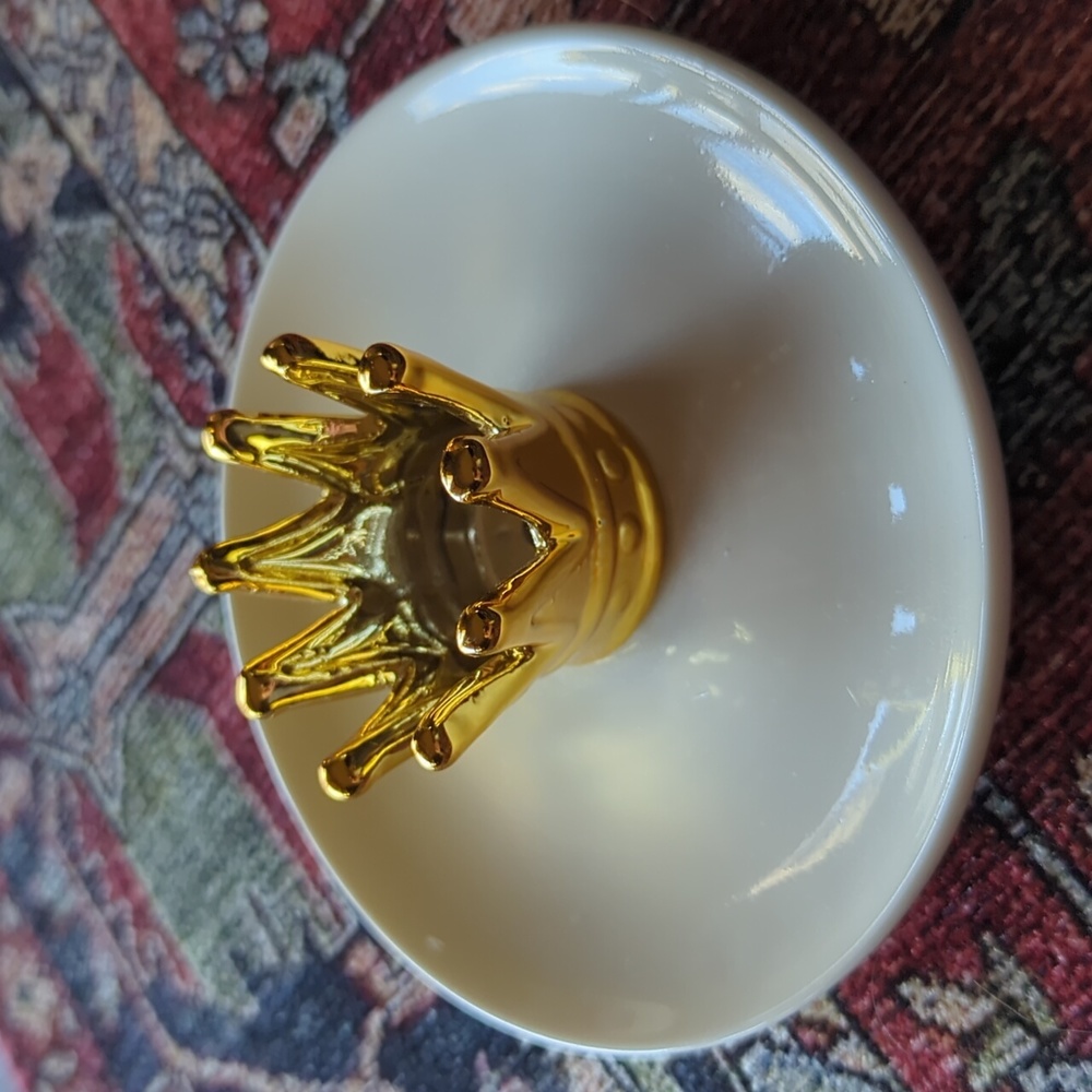 Crown ring dish